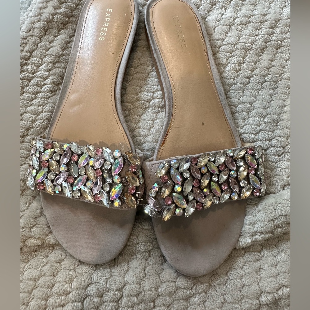 Express slides diamonds